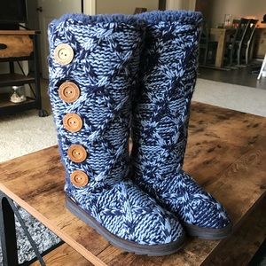 Adorable Blue Muk-Luks Boots
